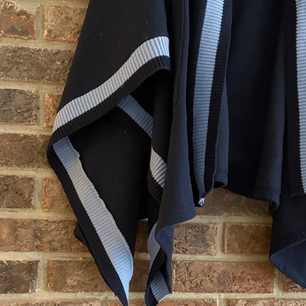 Lands End Navy and Light Blue Women's Shawl - Picture 3 of 5
